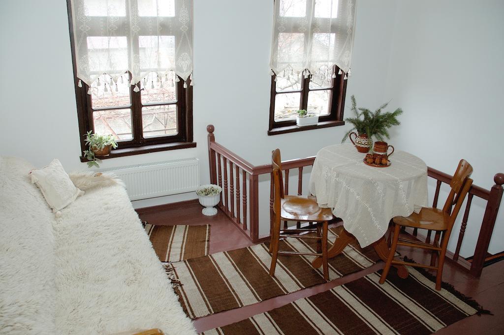 Villa The House In Shipka Habitación foto